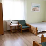 ホームステイ Kolorowy Dom Letniskowy デンプキ